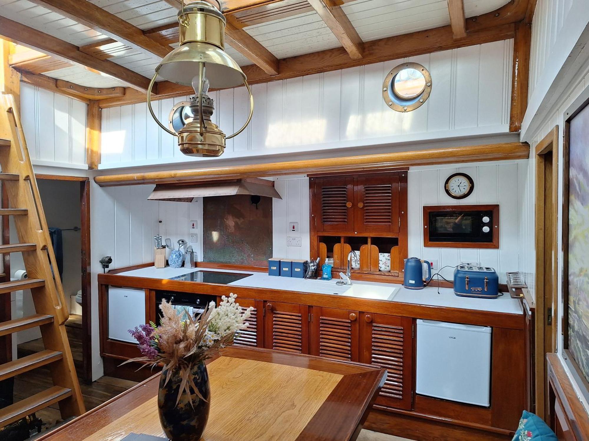 Historic Wooden Ship 'Ursula' Ξενοδοχείο East Cowes Εξωτερικό φωτογραφία