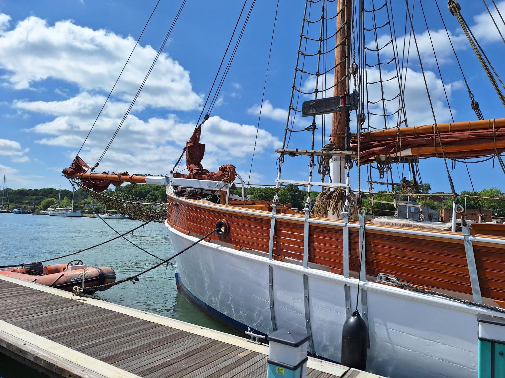 Historic Wooden Ship 'Ursula' Ξενοδοχείο East Cowes Εξωτερικό φωτογραφία